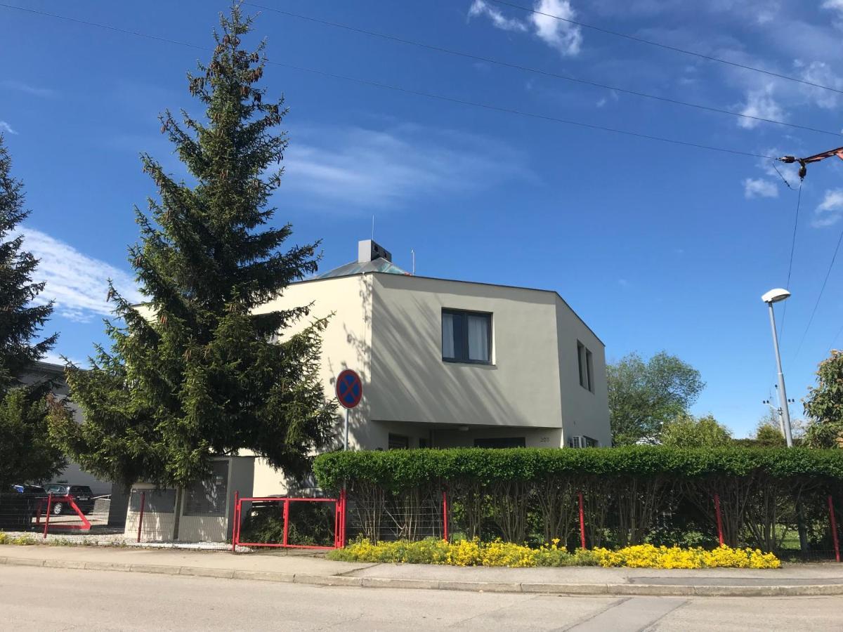Pension Pegast Ceske Budejovice Buitenkant foto